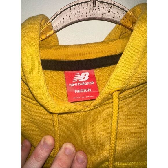 Heavy Weight Women's New Balance Hoodie M Mustard Yellow - Picture 4 of 5